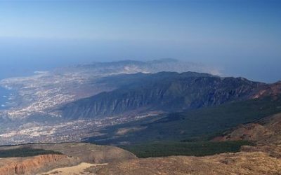 El volcán de dorsal noreste de Tenerife emite 1.300 toneladas al día de CO2