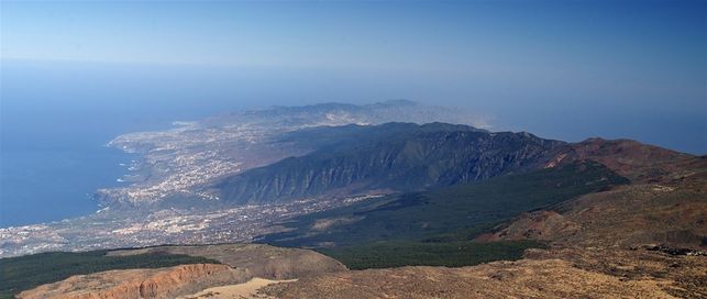 El volcán de dorsal noreste de Tenerife emite 1.300 toneladas al día de CO2