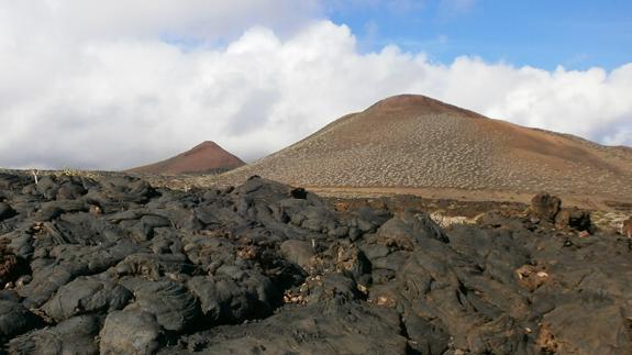 El volcán de El Hierro supera el valor medio de emisión diaria de CO2